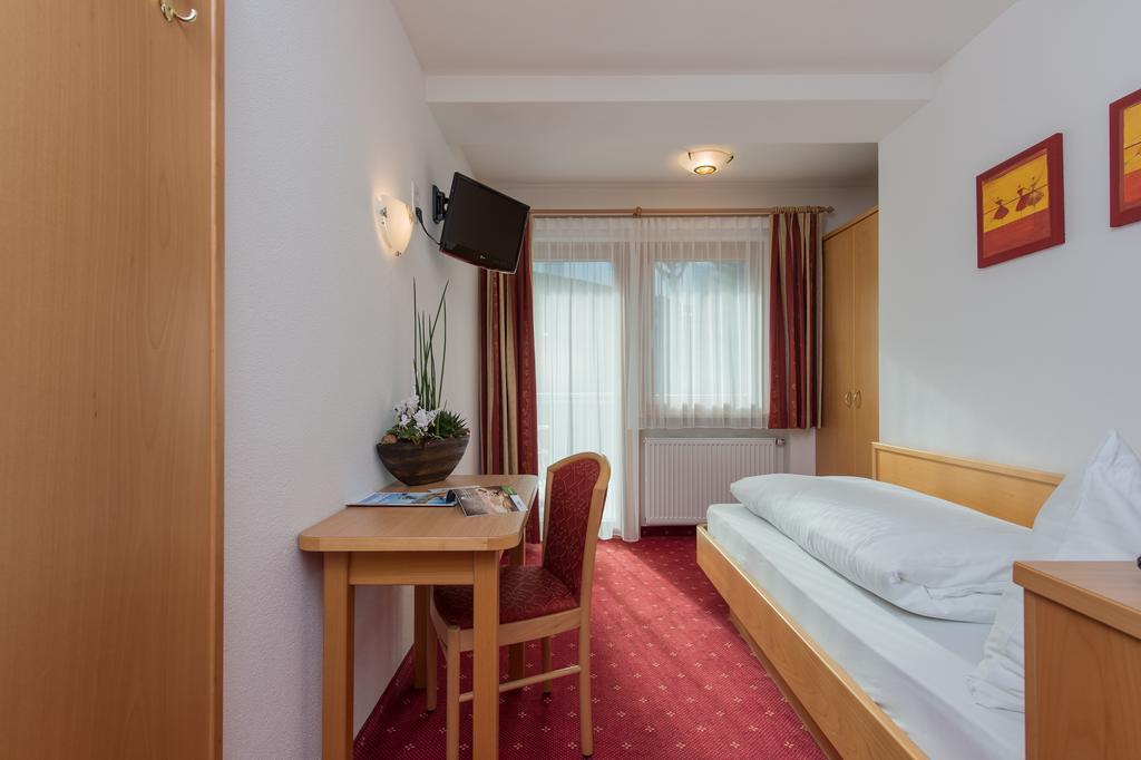 Hotel Garni Hochgruber Brunico Camera foto