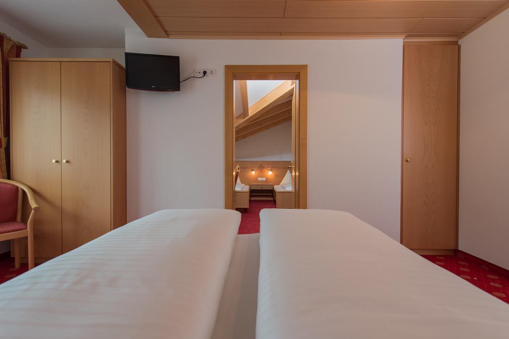 Hotel Garni Hochgruber Brunico Camera foto
