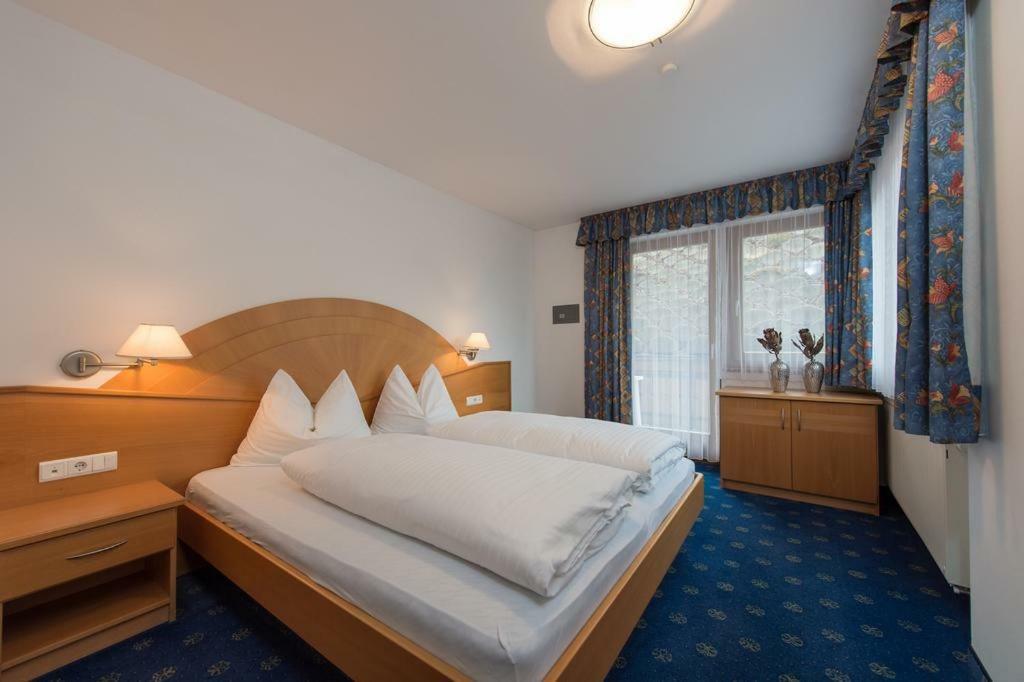 Hotel Garni Hochgruber Brunico Esterno foto